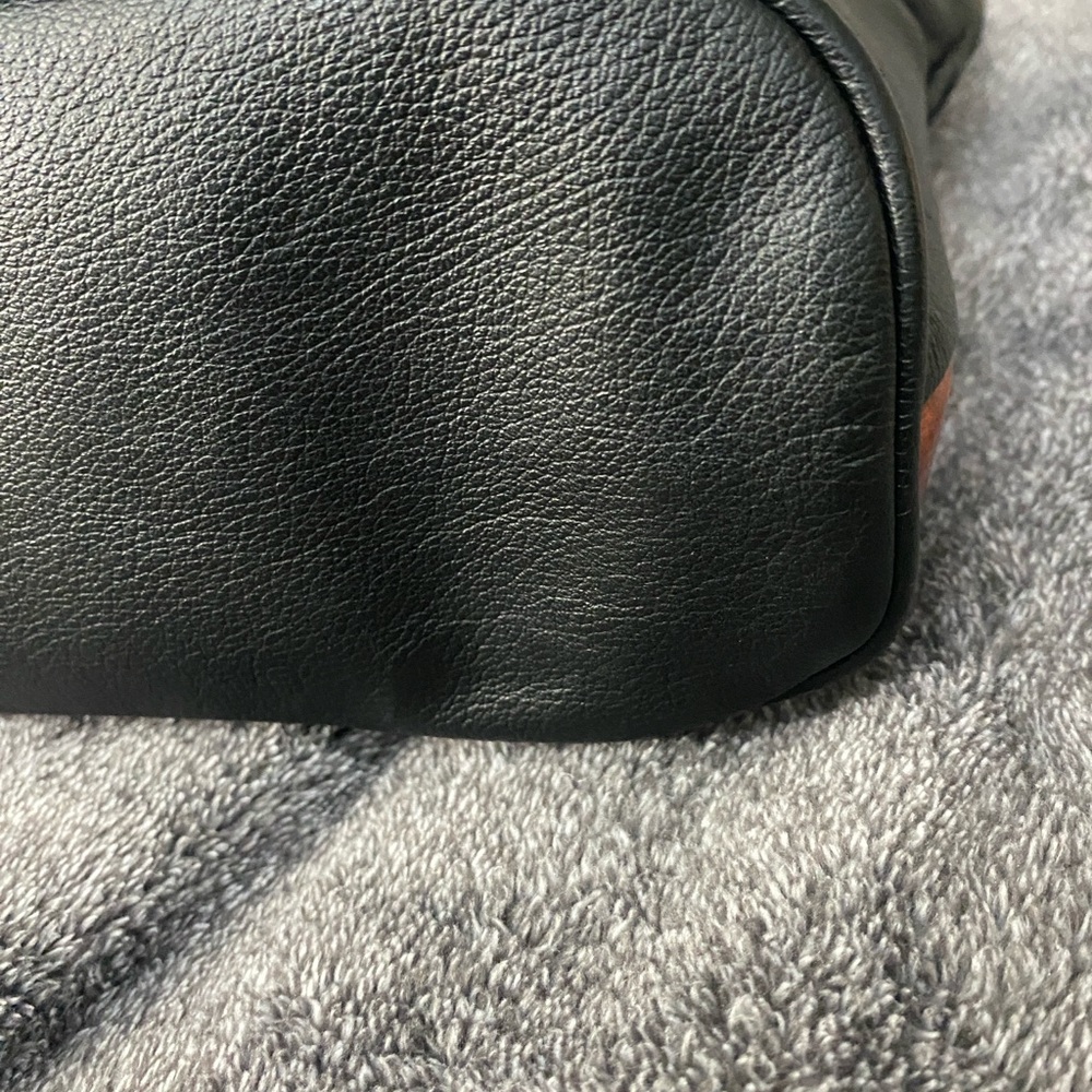 Cc Whiting Leaf Leather Black and Brown Crossbody Bag - Picture 4 of 10